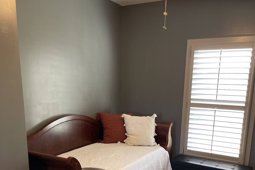 Photo of Bedroom in Wetumpka
