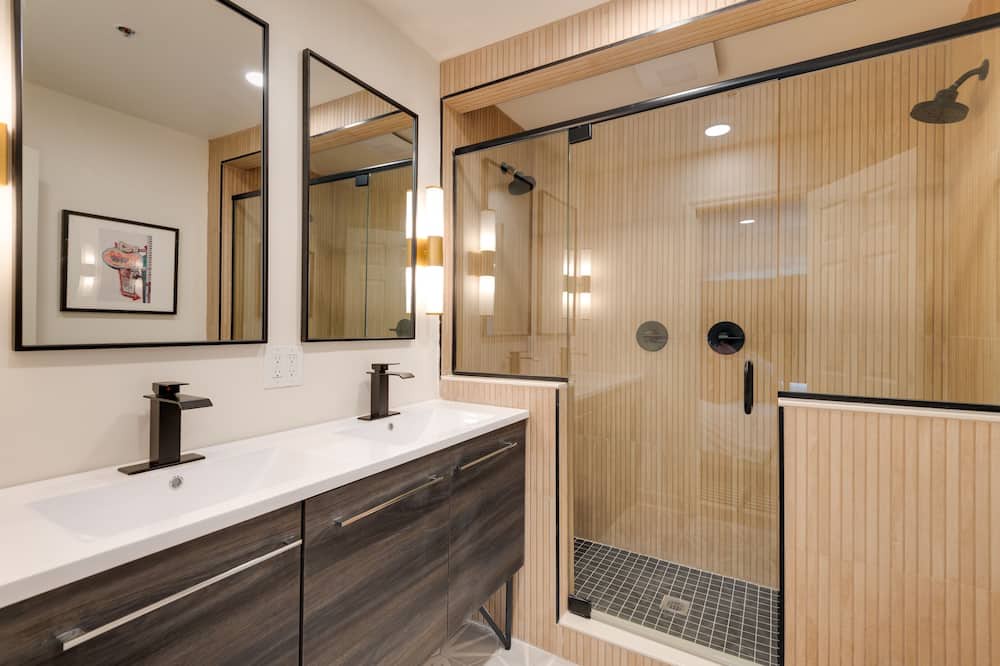 Photo of Bathroom in Rutledge Hill