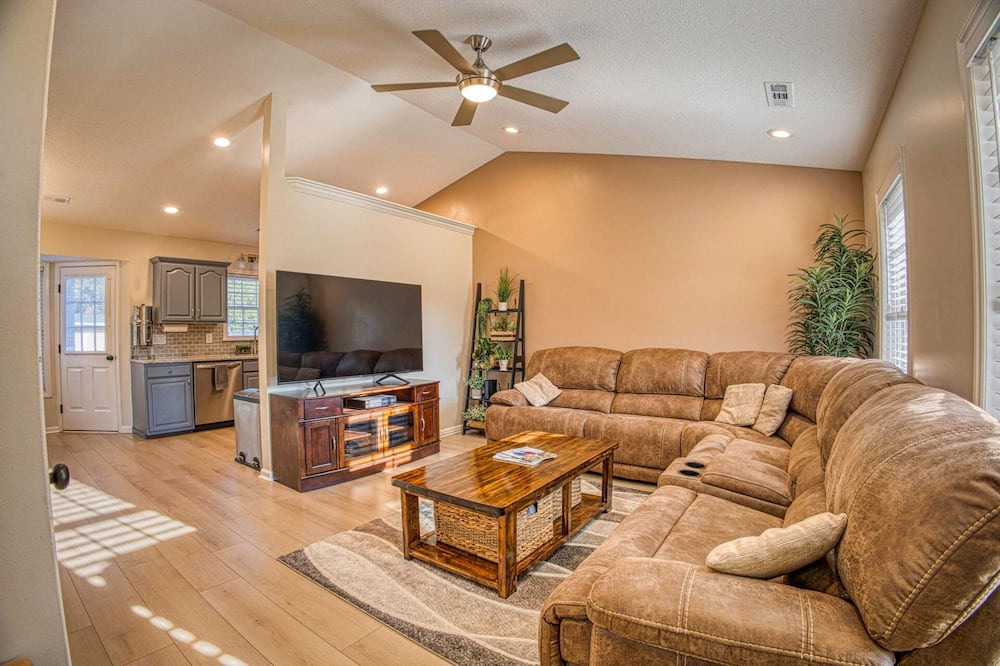 Photo of Livingroom in Winston - Salem