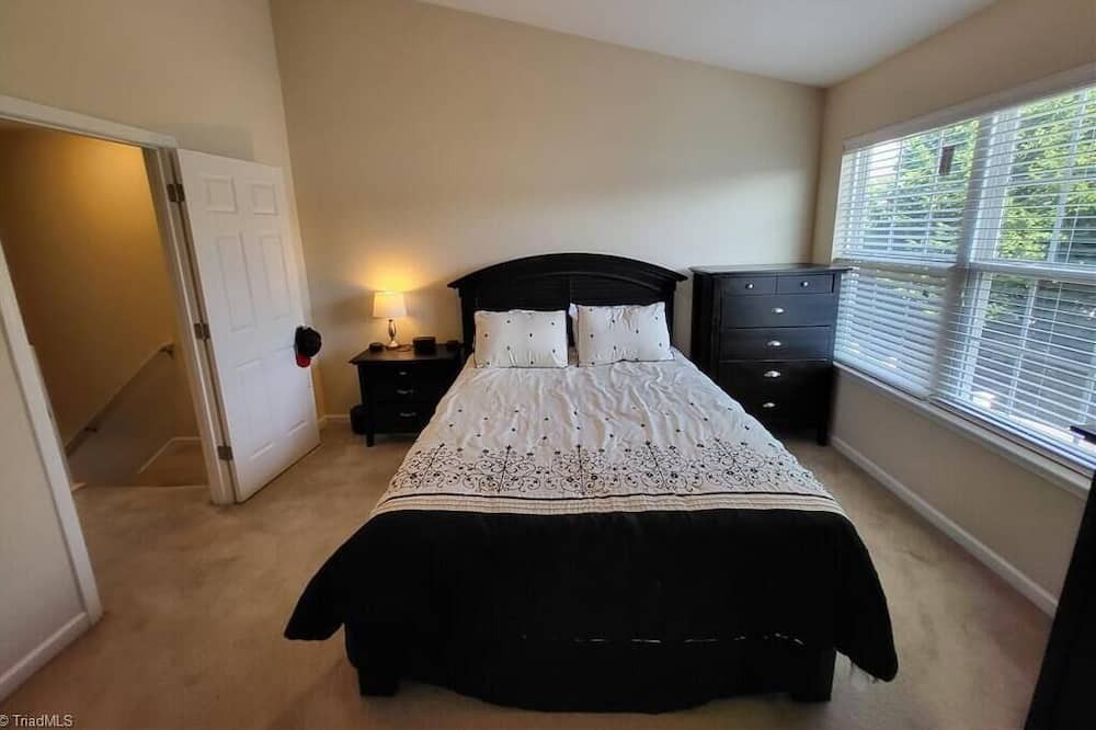 Photo of Bedroom in Greensboro