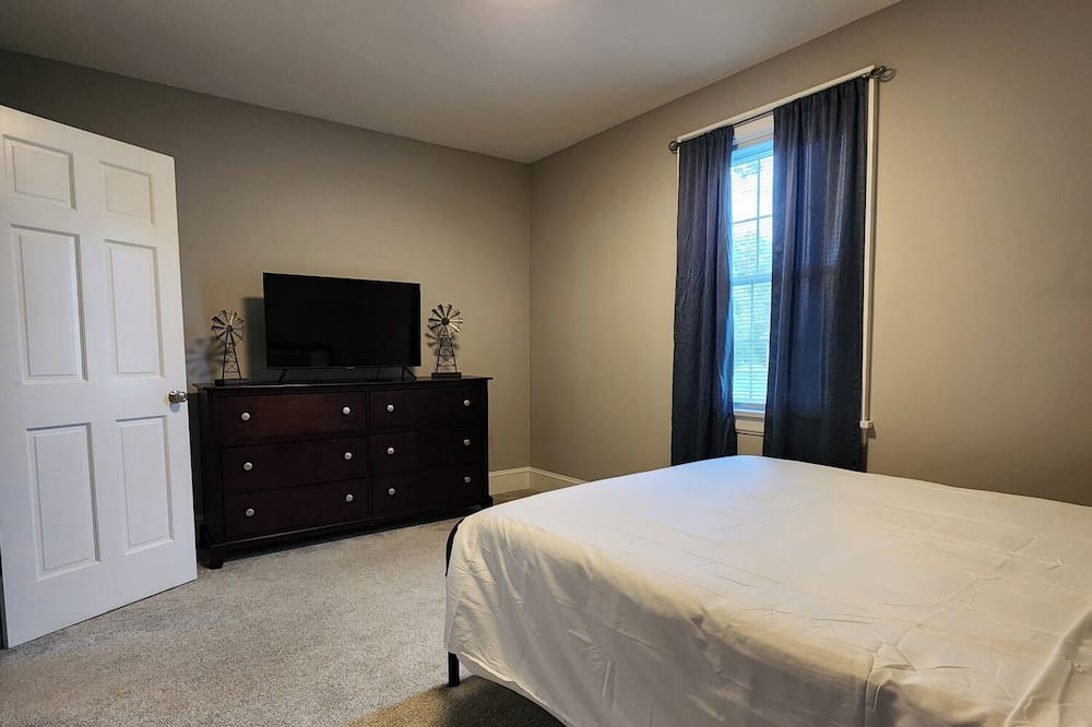 Photo of Bedroom in Elizabeth City