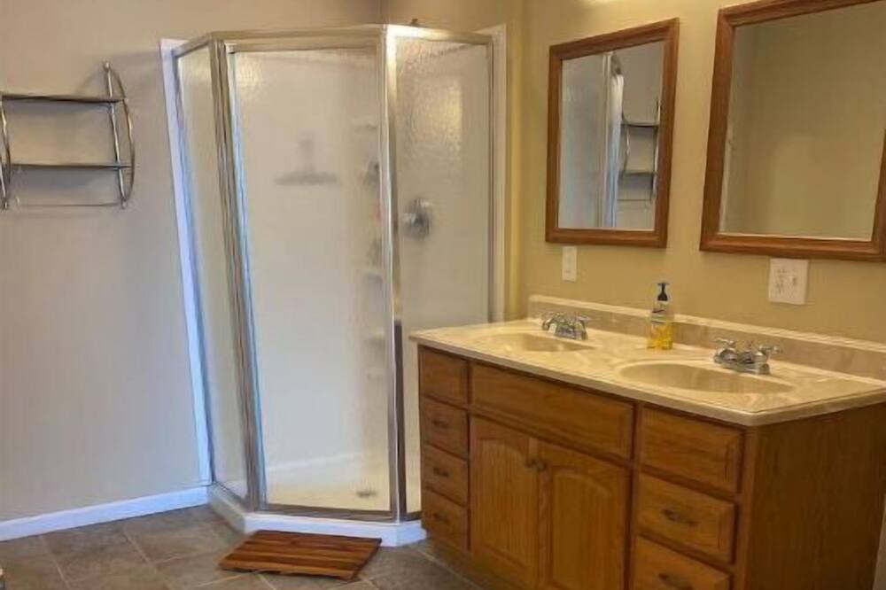 Photo of Bathroom in Troy