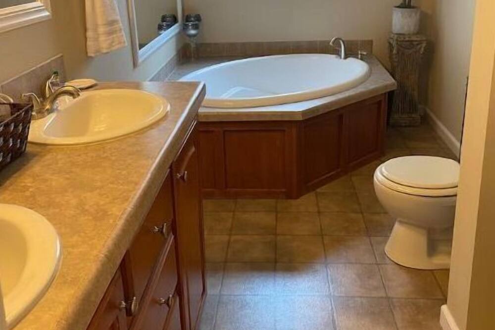 Photo of Bathroom in Troy