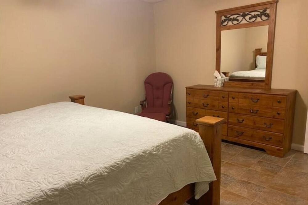 Photo of Bedroom in Troy