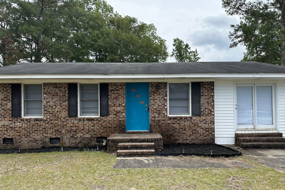 Photo of Outdoor in Kelly