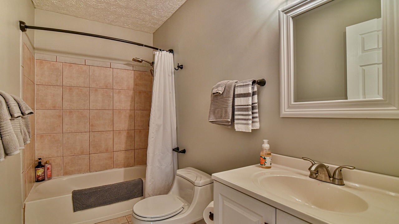 Photo of Bathroom in Oakley