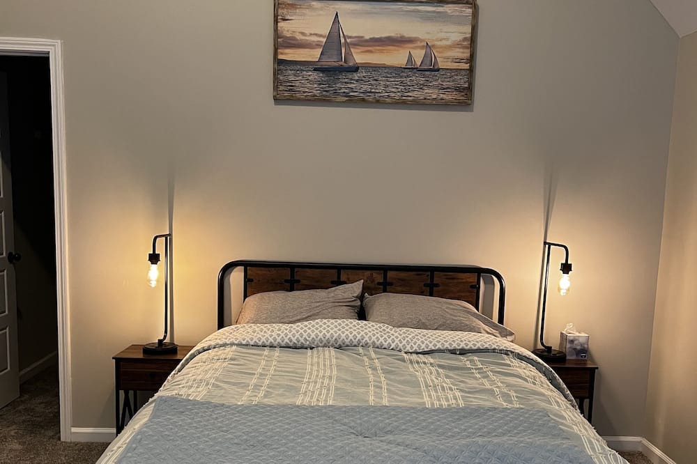 Photo of Bedroom in Piney Green