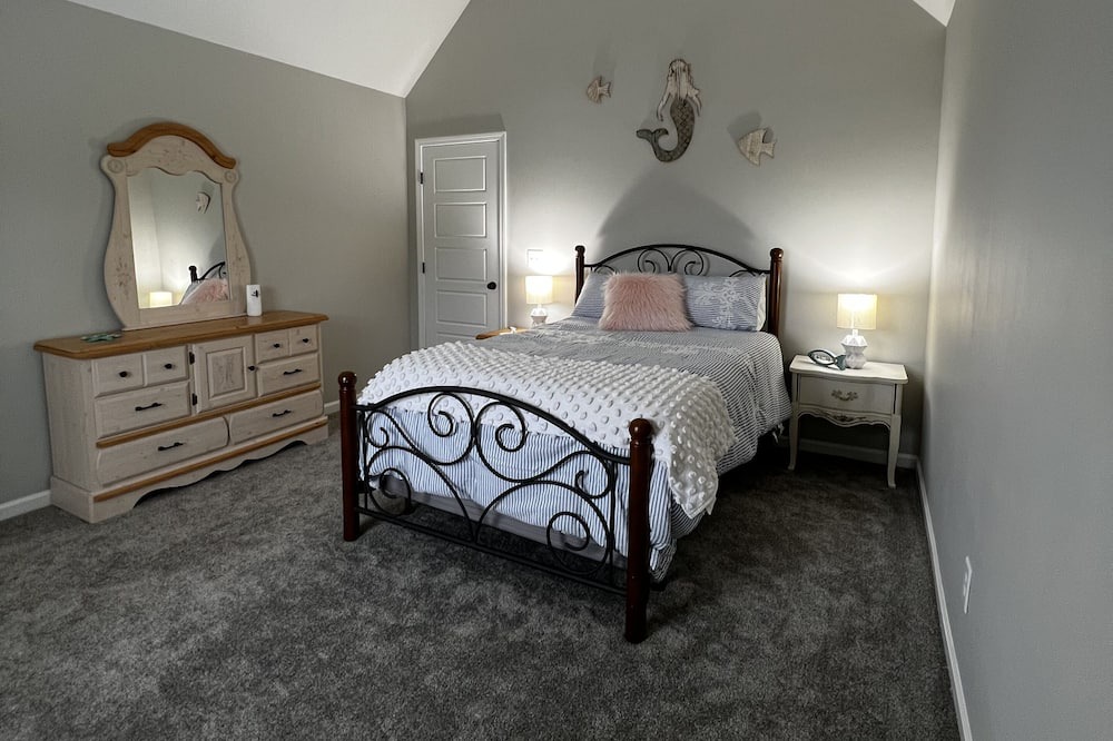 Photo of Bedroom in Piney Green