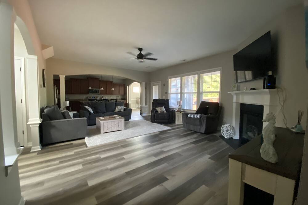 Photo of Livingroom in Piney Green