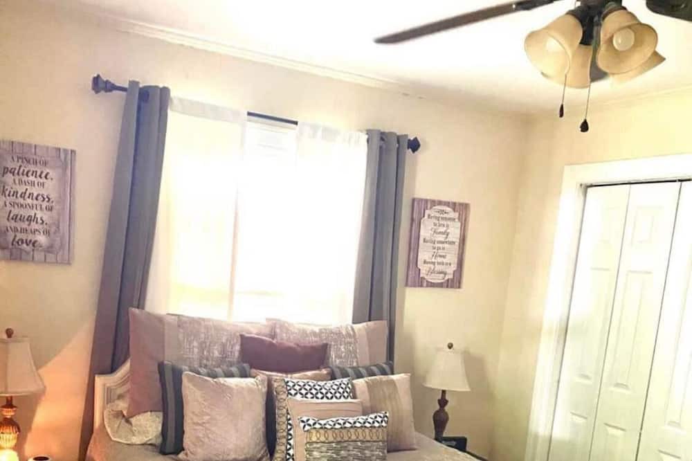 Photo of Bedroom in Kinston
