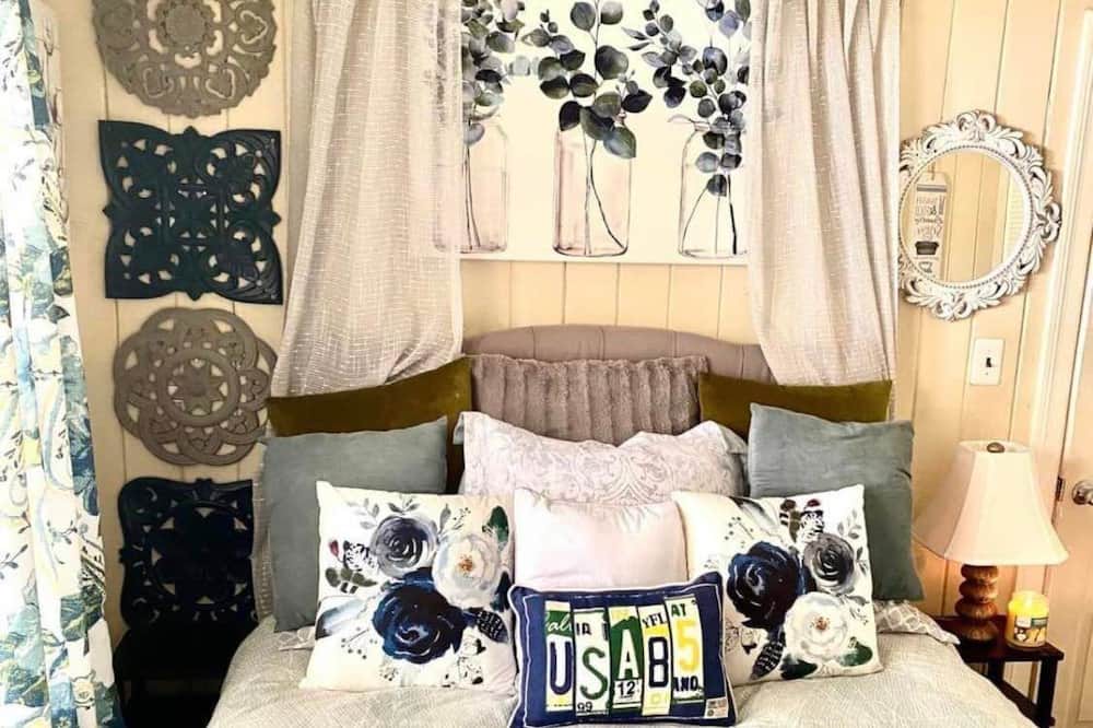 Photo of Bedroom in Kinston
