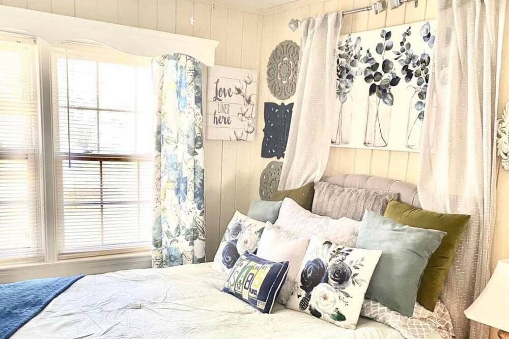 Photo of Bedroom in Kinston