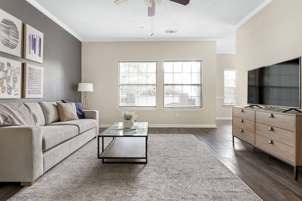 Photo of Livingroom in Jamestown