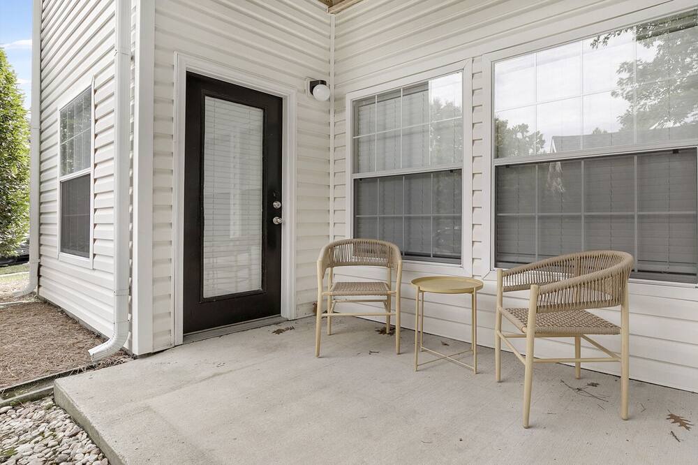 Photo of Patio Balcony in Jamestown