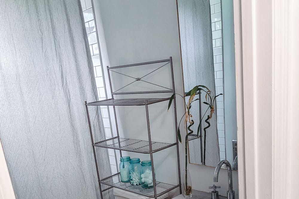 Photo of Bathroom in Maplewood Heights