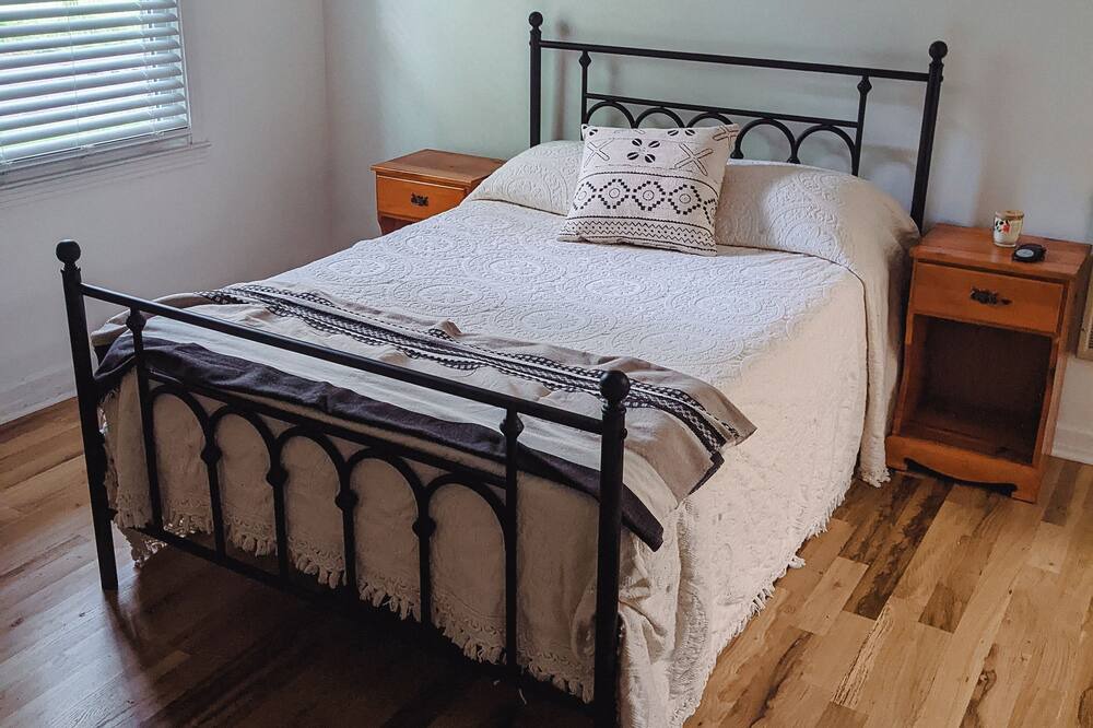 Photo of Bedroom in Maplewood Heights