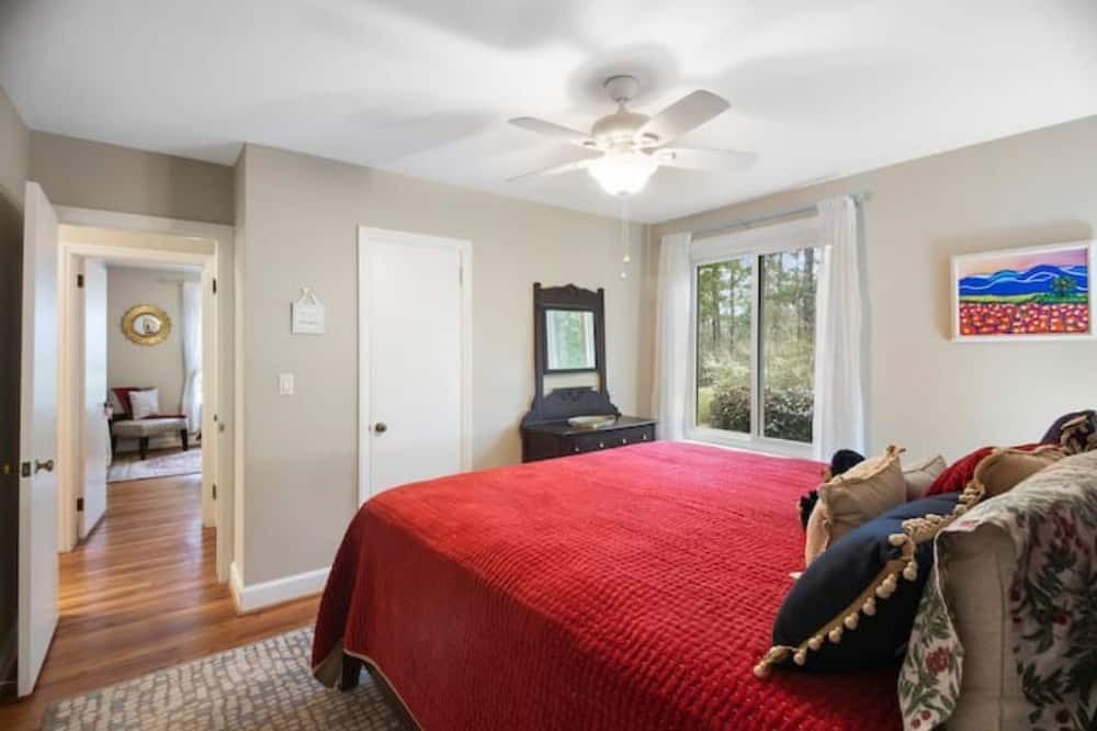 Photo of Bedroom in Aiken