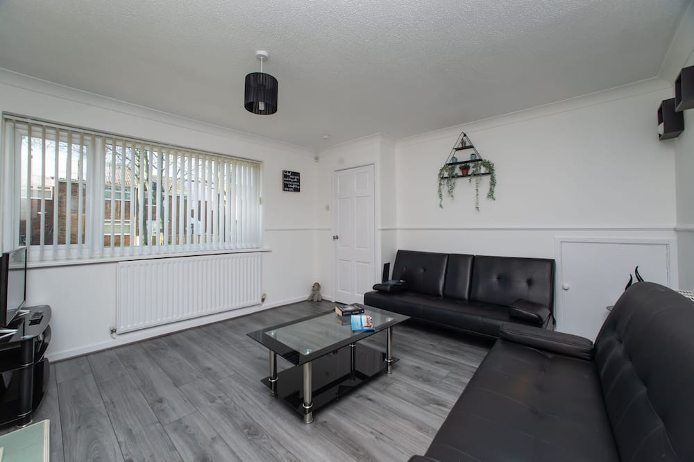 Photo of Livingroom in Newcastle-upon-Tyne