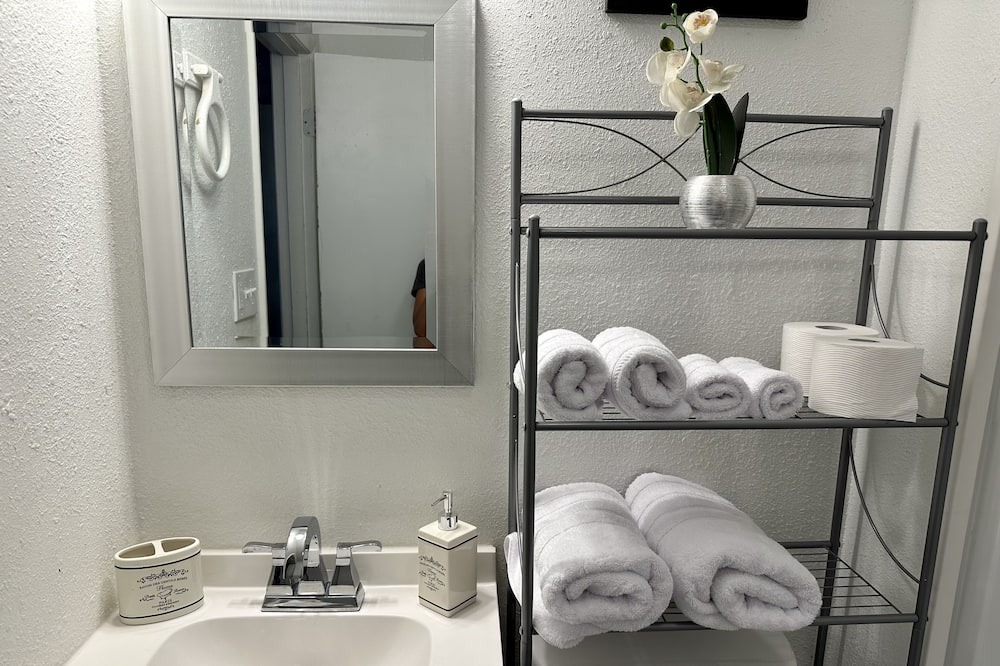 Photo of Bathroom in Hickory