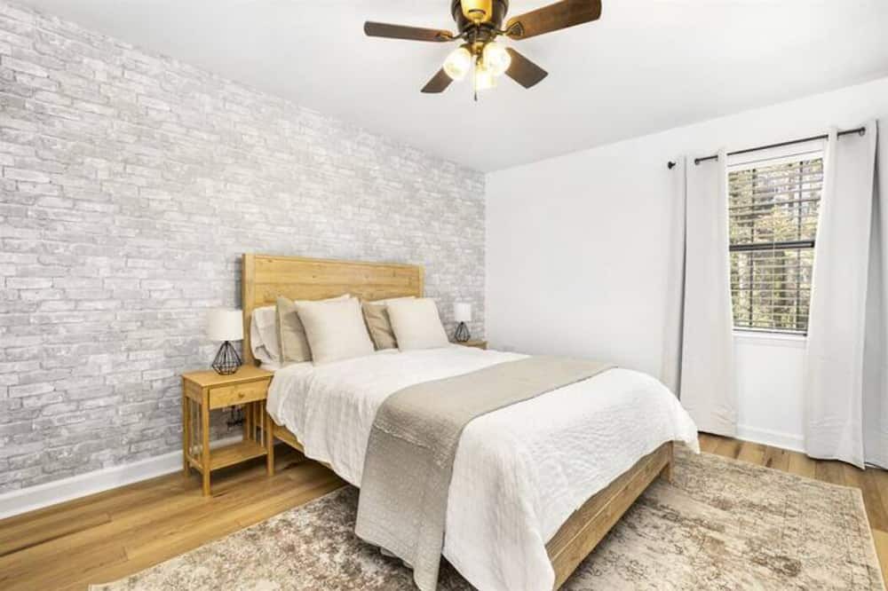 Photo of Bedroom in Matthews