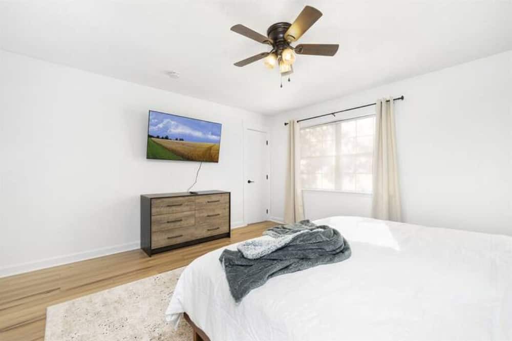Photo of Bedroom in Matthews