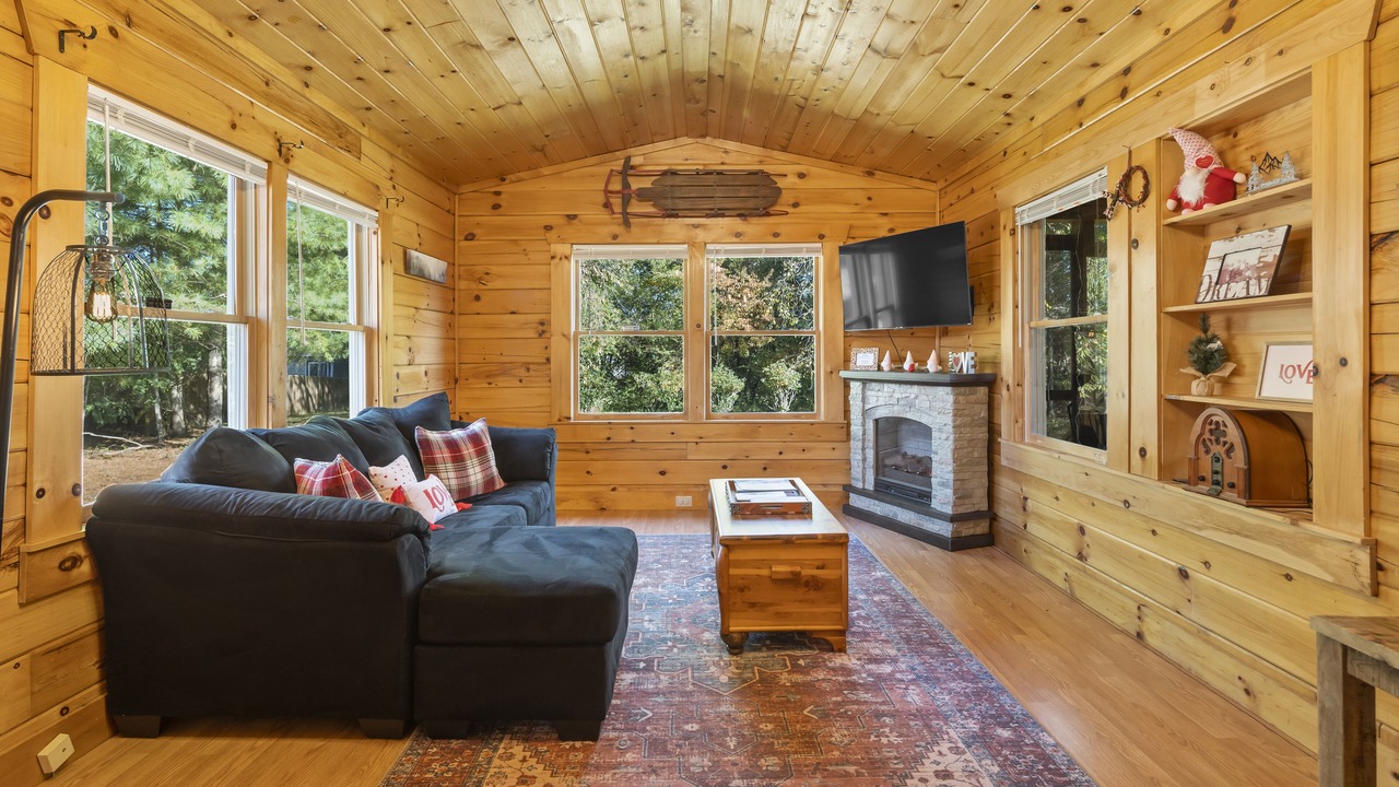Photo of Livingroom in Candler