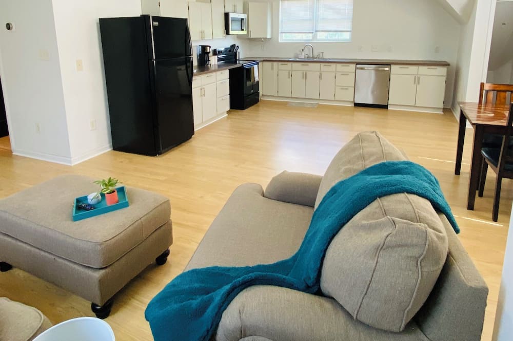 Photo of Livingroom in Monroe