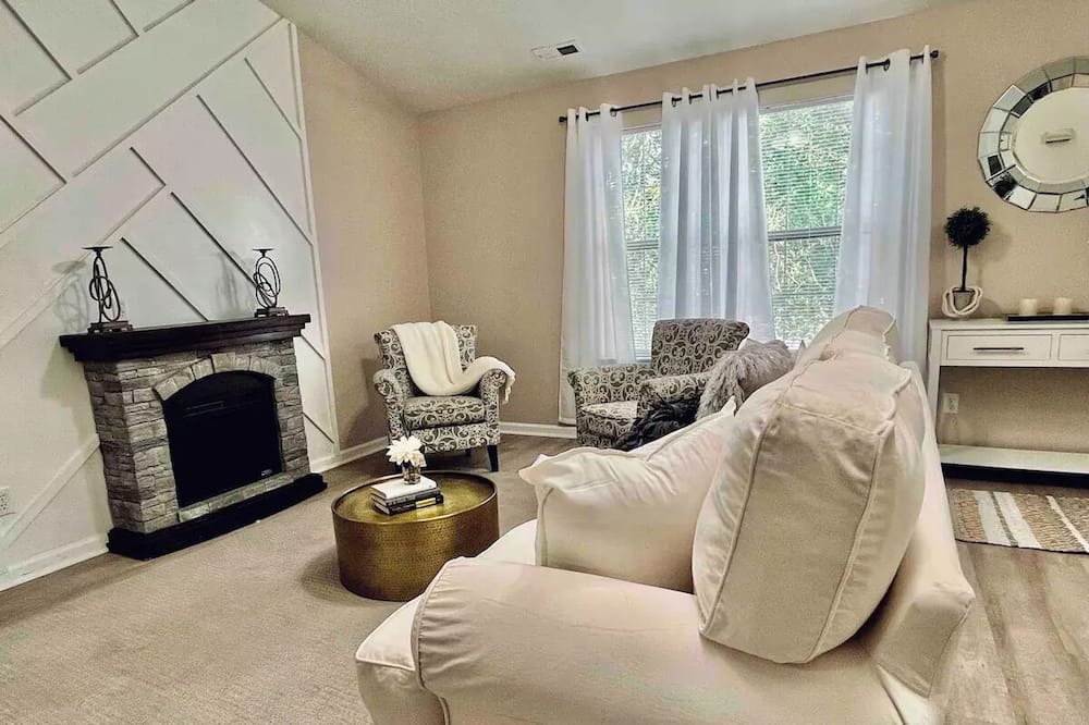 Photo of Livingroom in Western Branch North