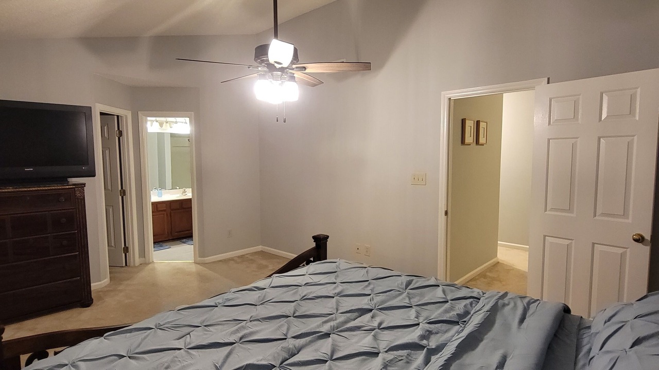Photo of Bedroom in Apex