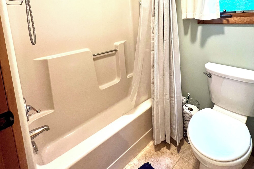 Photo of Bathroom in Avery Creek