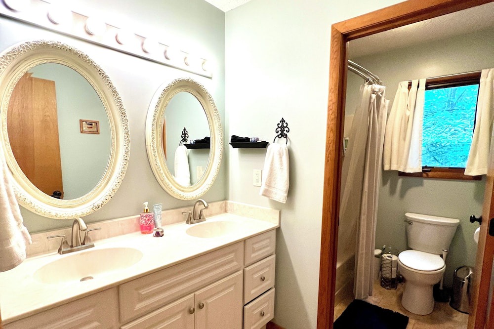 Photo of Bathroom in Avery Creek