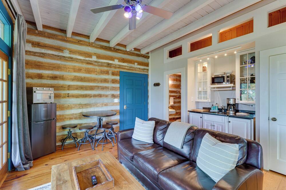 Photo of Livingroom in Bostic