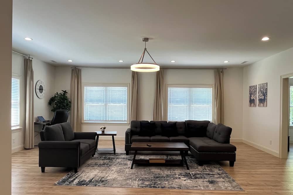 Photo of Livingroom in Waxhaw