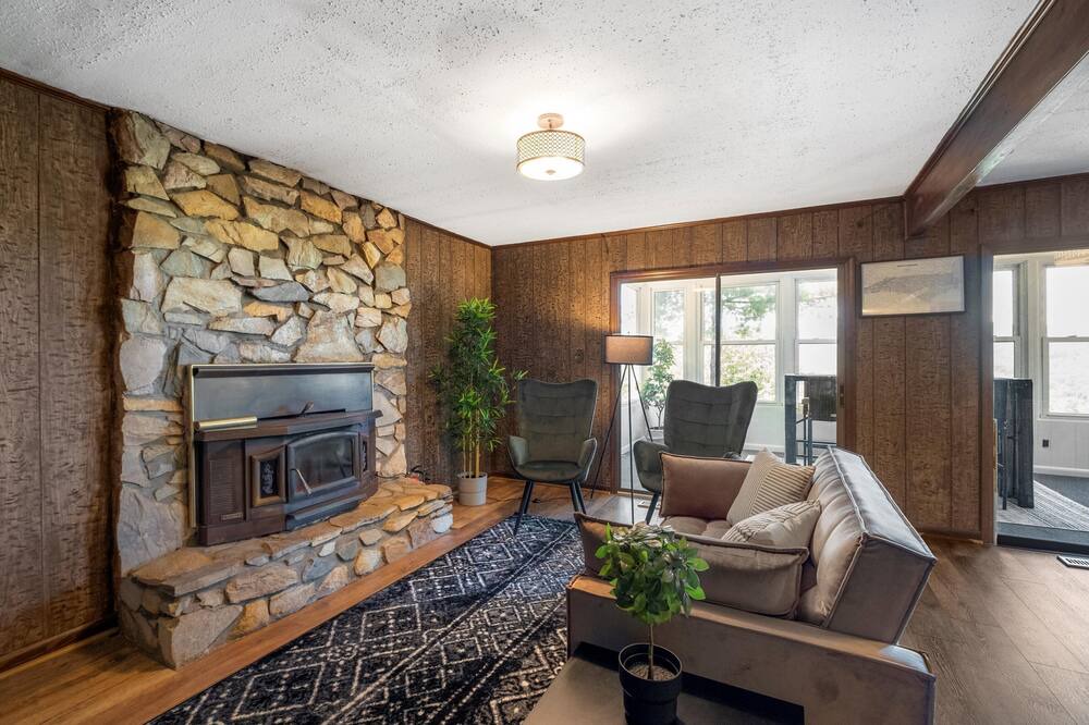 Photo of Livingroom in Connellys Springs