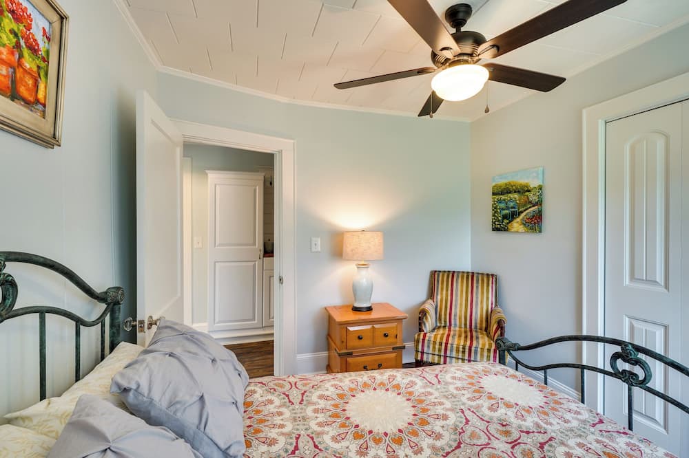 Photo of Bedroom in Mebane