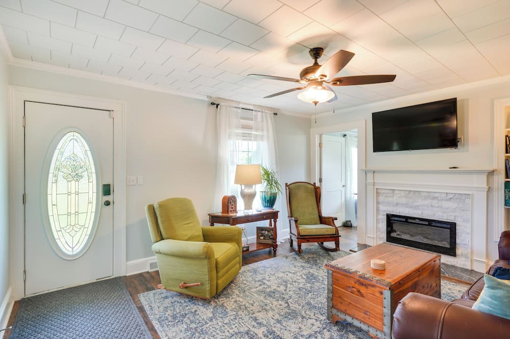 Photo of Livingroom in Mebane