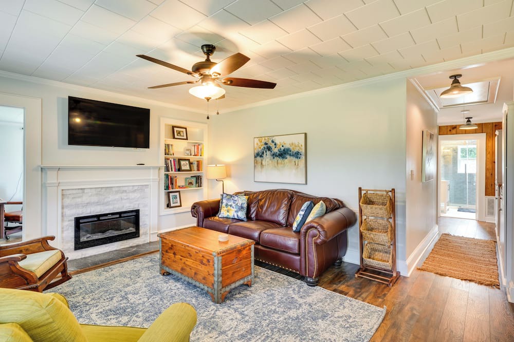 Photo of Bedroom in Mebane