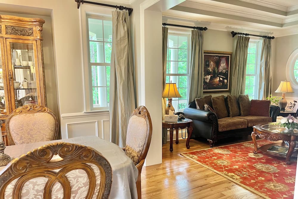 Photo of Livingroom in Wake Forest