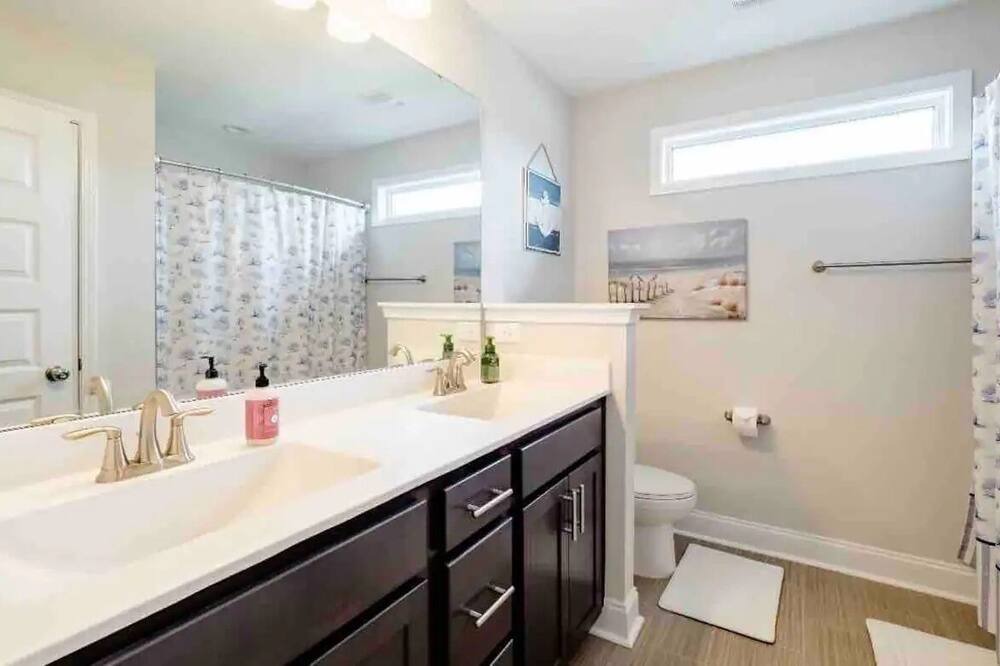 Photo of Bathroom in Selma