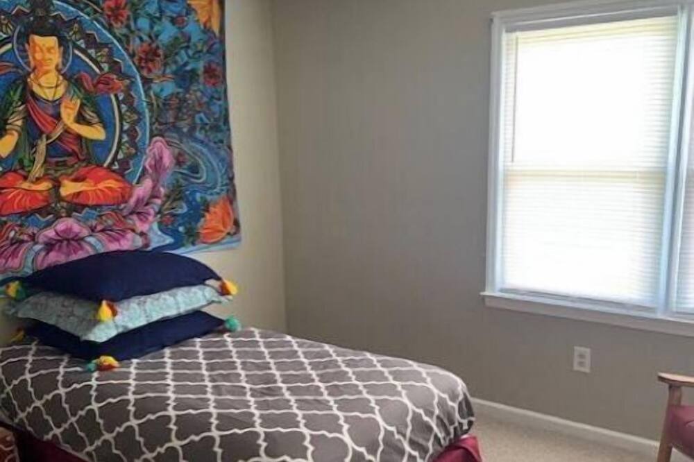 Photo of Bedroom in Lenoir
