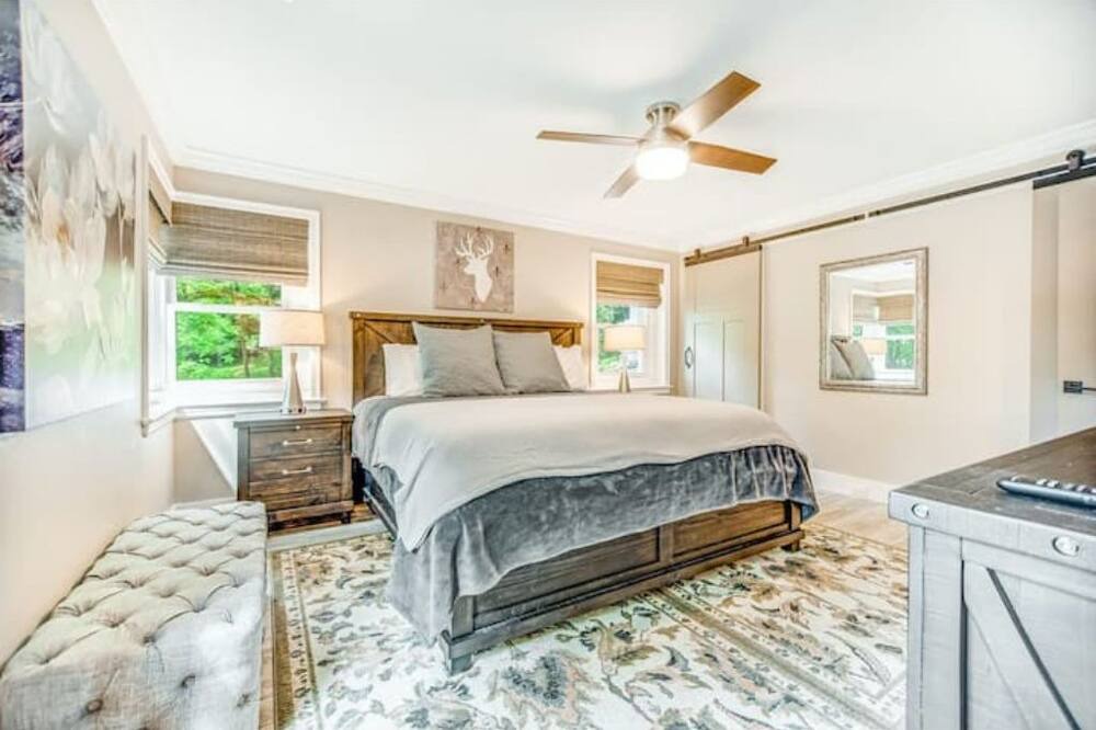 Photo of Bedroom in Bryson City