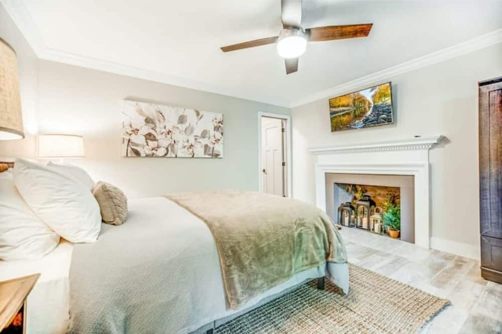 Photo of Bedroom in Bryson City