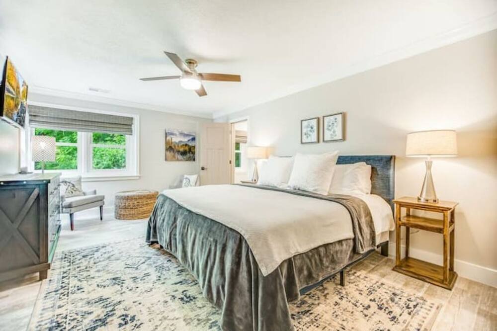 Photo of Bedroom in Bryson City