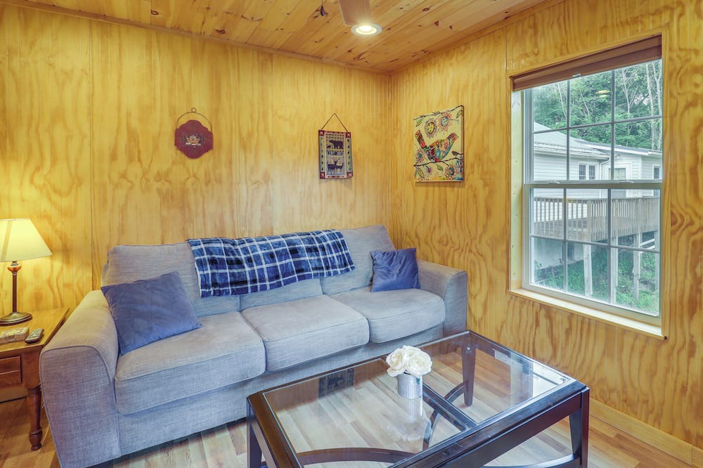 Photo of Bedroom in Linville Falls