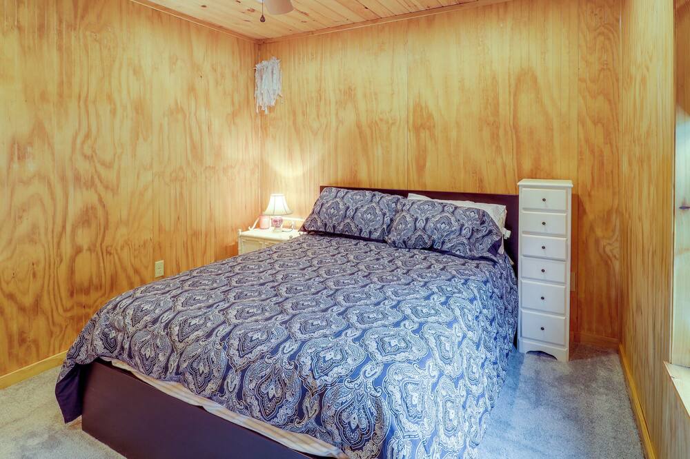 Photo of Bedroom in Linville Falls