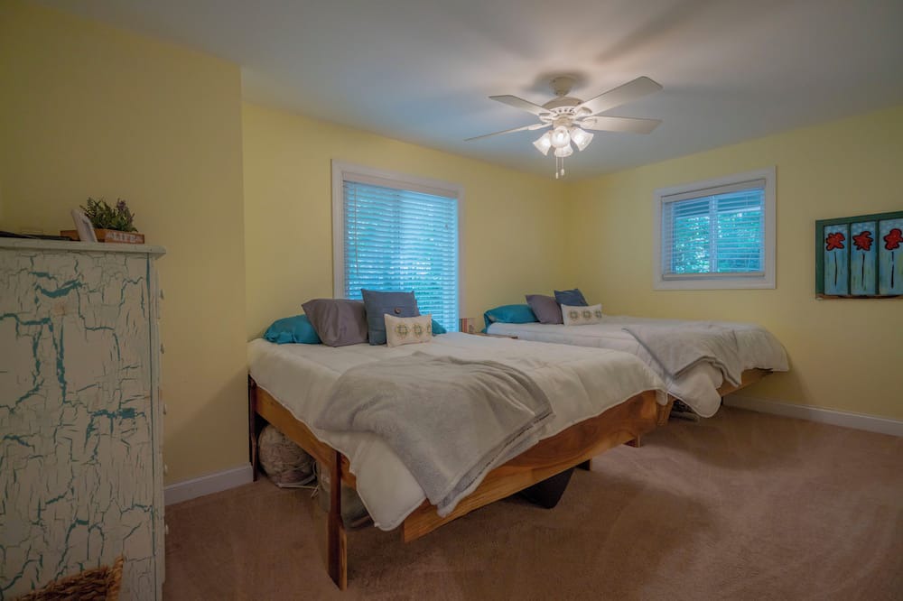 Photo of Bedroom in Southmont