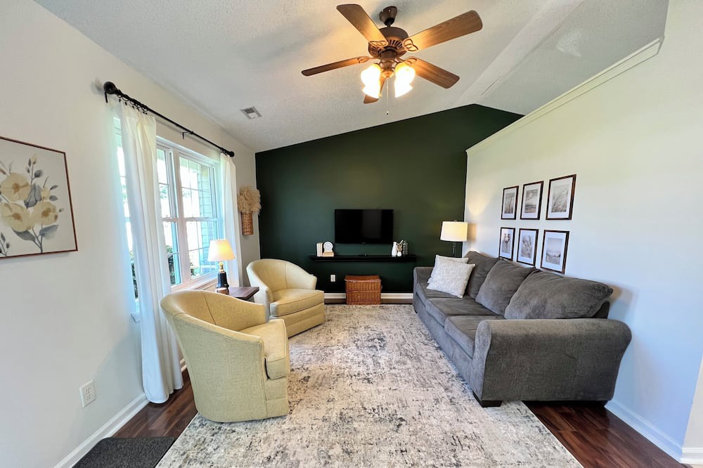 Photo of Livingroom in Hubert