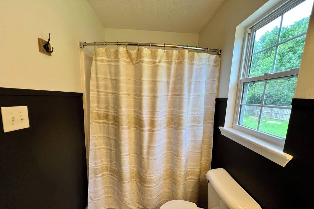 Photo of Bathroom in Hubert