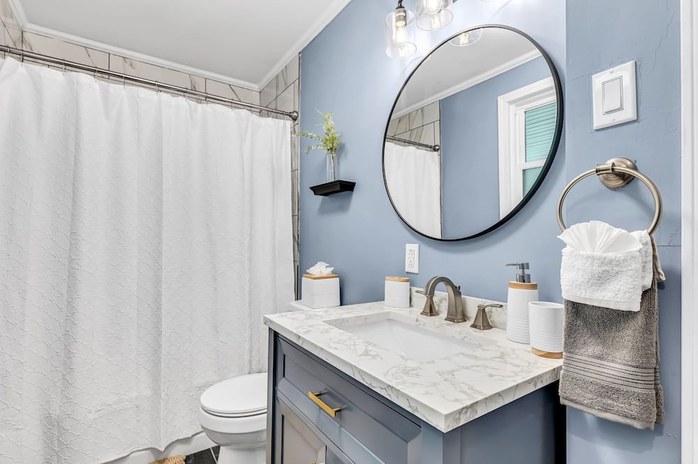 Photo of Bathroom in Eden