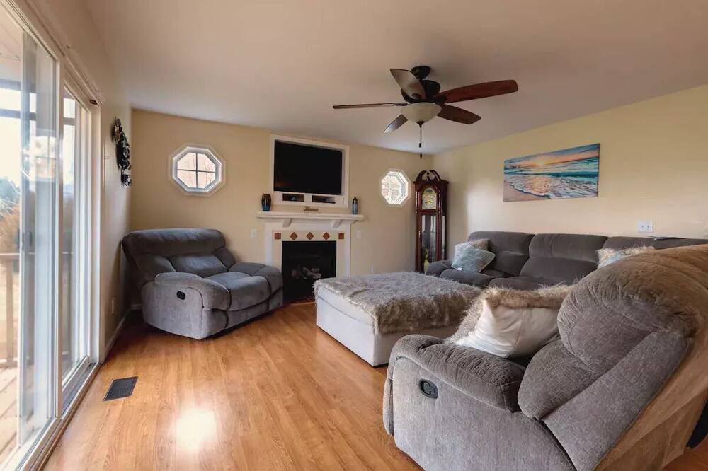 Photo of Livingroom in Elizabeth City